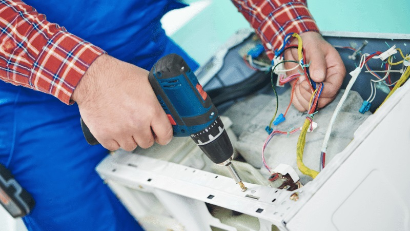 Güdül Mitsubishi Mitsubishi çamaşır makinesi kart tamiri – Su almama arızası orijinal parça ile giderildi. - Teknik servis örneği
